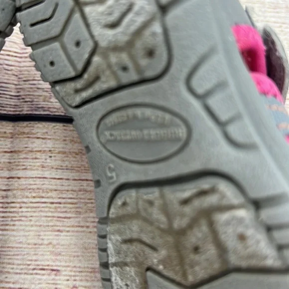 Rugged Outback Pink and Grey Sandals Sz 5 - Picture 3 of 5